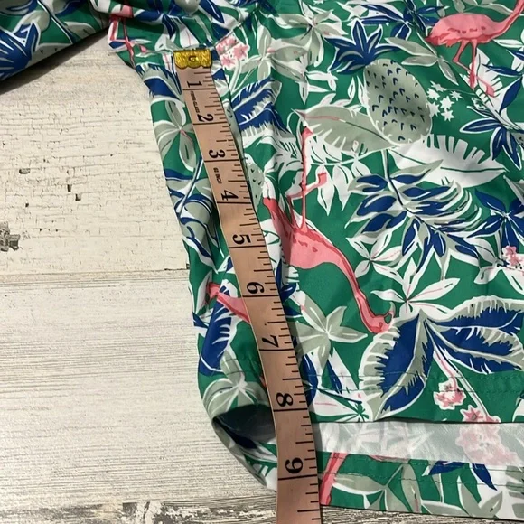 Izod Flamingo Swim Trunks Size Large NWT - Picture 10 of 11